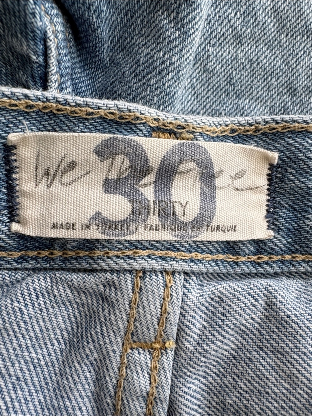 Free People x We The Free Maggie Mid Rise Denim Short Light Wash Size 30 - Picture 3 of 10